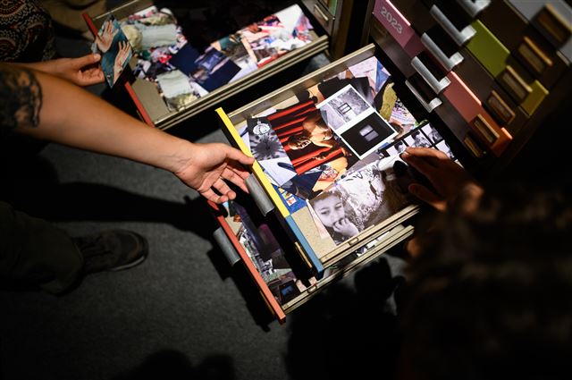  È ONLINE. È DI TUTTI?  | Tra archivio e collezione: realtà, professioni, economie